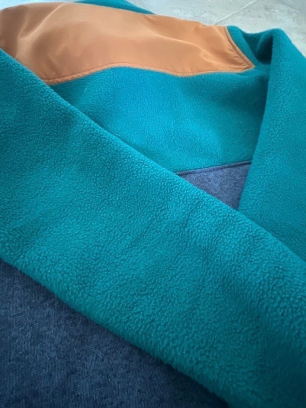 LL bean Fleece Pullover - Picture 4 of 5